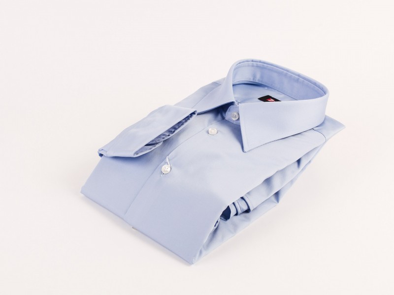 Cămaşă bărbaţi Croi tip Slim Fit cu Guler italian cu un nasture Satin Albastru deschis